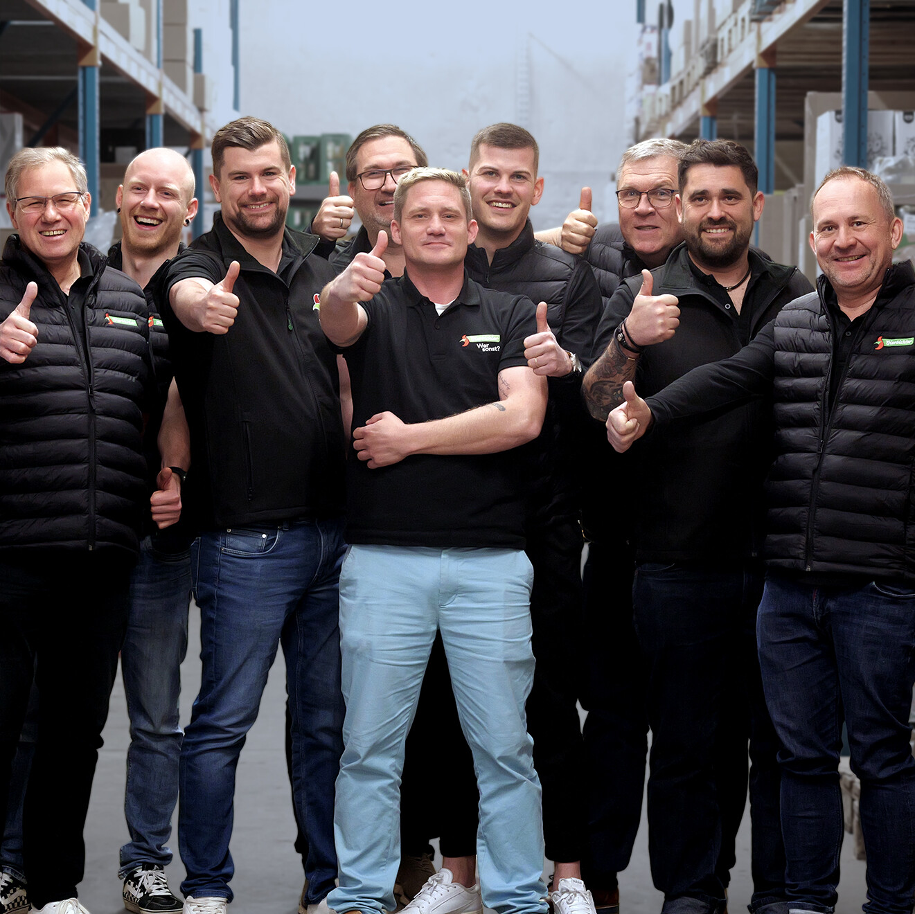 Lachende Mitarbeitende